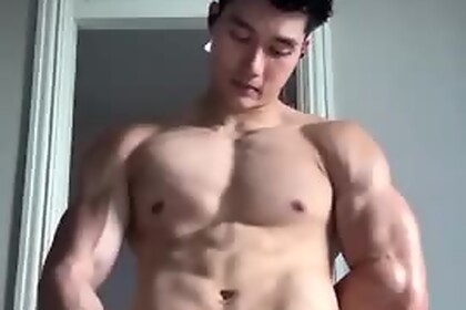 Trai thẳng siêu ngon sục c.ặc bắn tinh d...