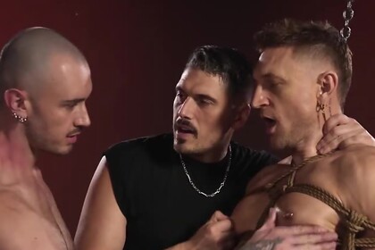 WoodxBound hold onto Phoenix Leos ass while pounding Rew Lobo