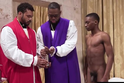 Mr Cali fully enjoy Dominic Youngs sweet body and his graceful legs spread wide for him