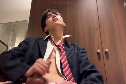 Japanese twink plays pleasure