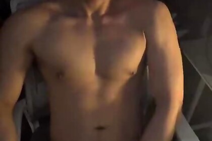 Jerking off in the middle of the night next to my dormmate