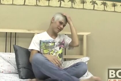 Ashton Dildo Play