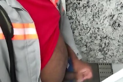 I Sucked My Colleague in the Bathroom of the Firm